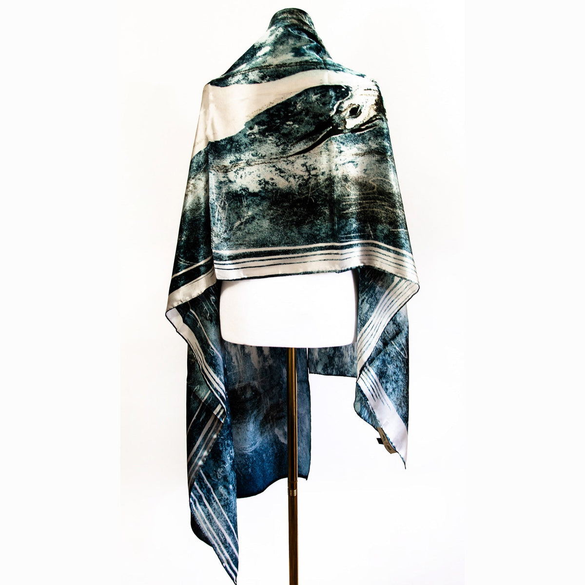 Portrait of a Lady | Satin Silk - Mila+Mate
